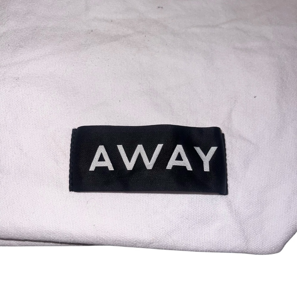 Euc Away Canvas Classic White Oversized Tote Bag Luggage Travel Beach — image 2 of 6